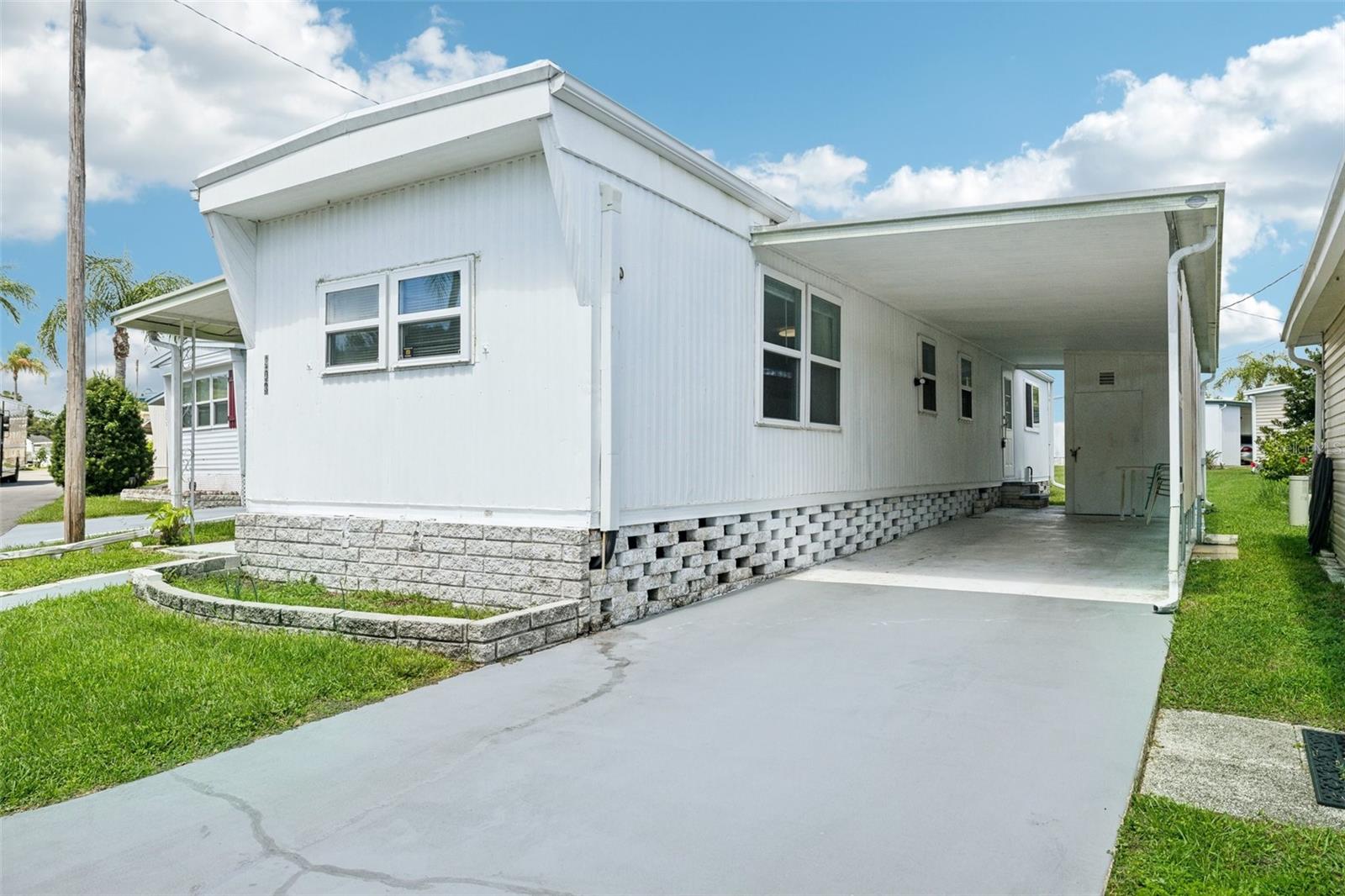 1600 OLD COACHMAN RD #303, CLEARWATER, FL — photo 2