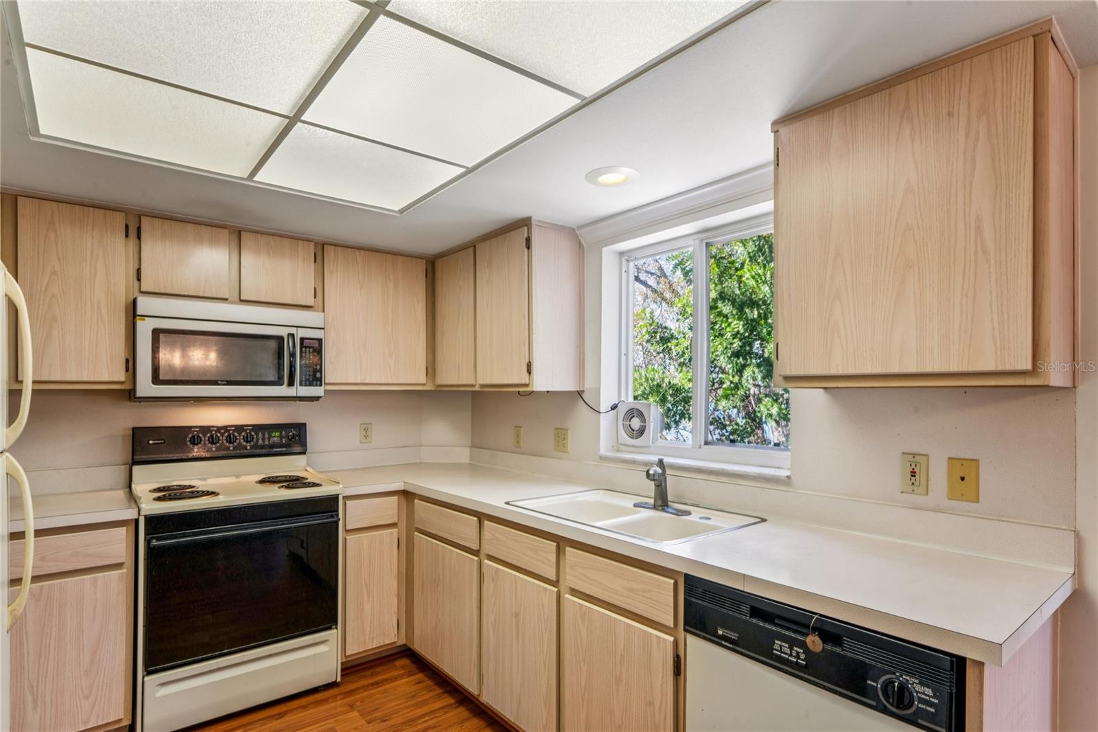 2210 UTOPIAN DR E #201, CLEARWATER, FL — photo 11