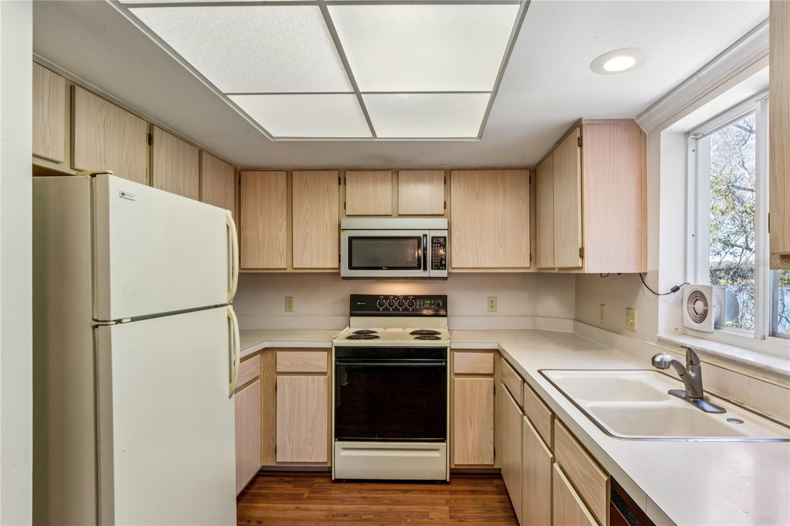 2210 UTOPIAN DR E #201, CLEARWATER, FL — photo 12