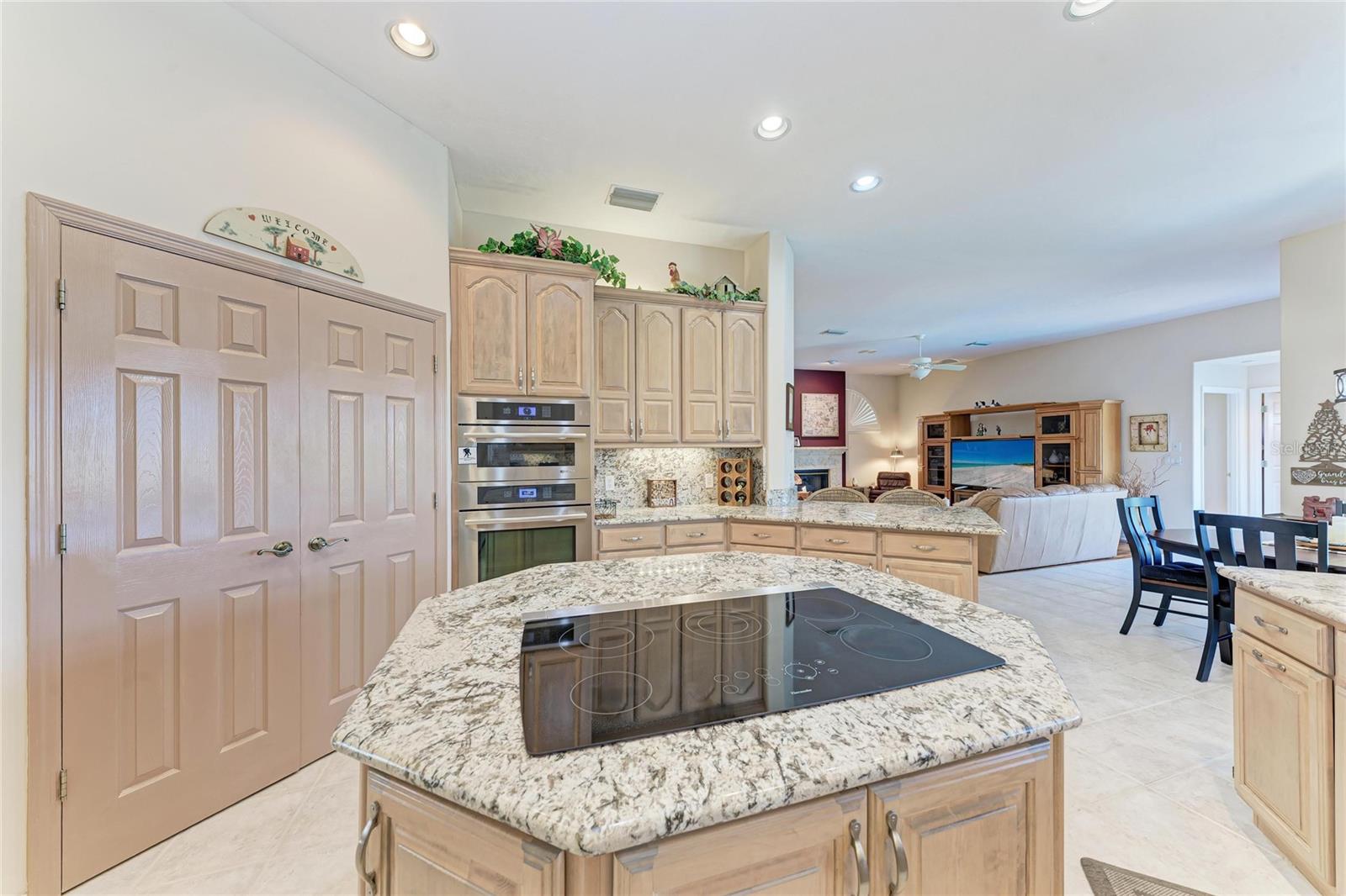 8383 CYPRESS HOLLOW DR, SARASOTA, FL — photo 15