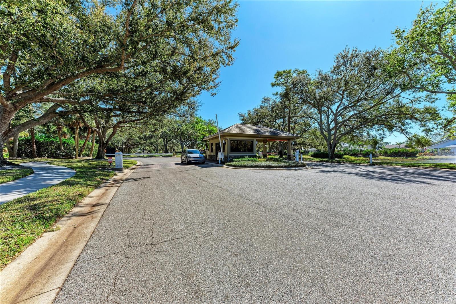 8383 CYPRESS HOLLOW DR, SARASOTA, FL — photo 55