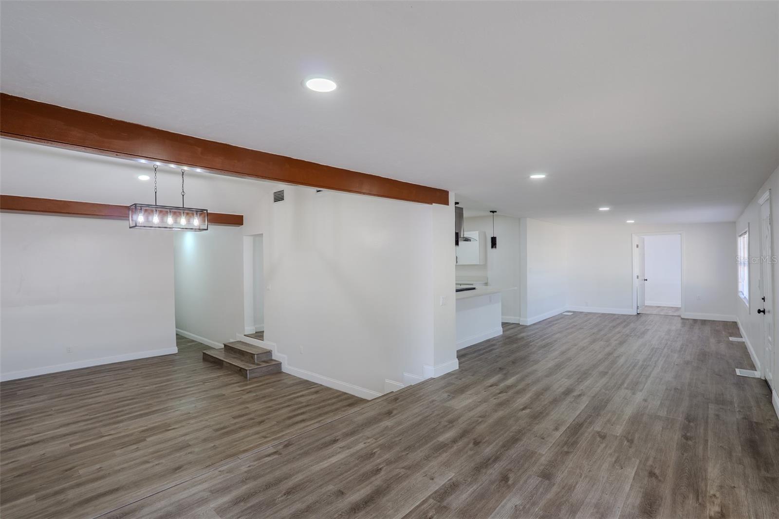 599 CAROLINA AVE, FORT MYERS, FL — photo 2