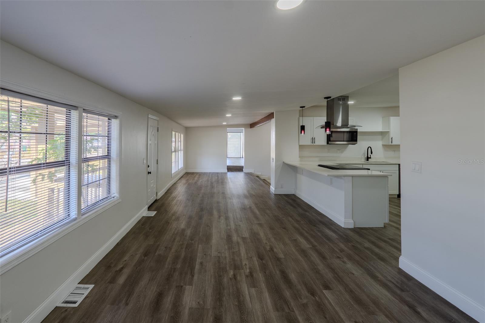 599 CAROLINA AVE, FORT MYERS, FL — photo 3