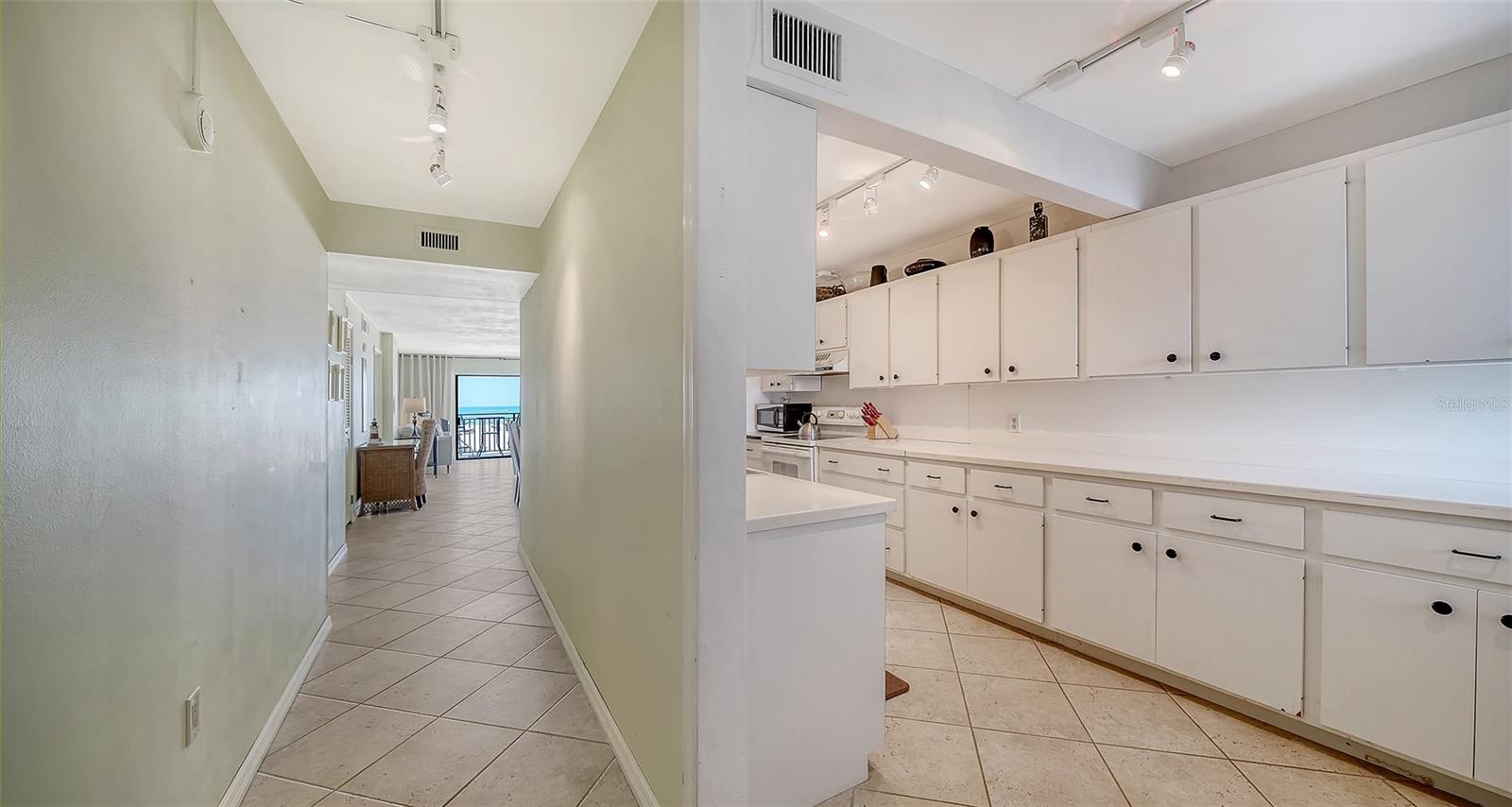 19 WHISPERING SANDS DR #204, SARASOTA, FL — photo 6