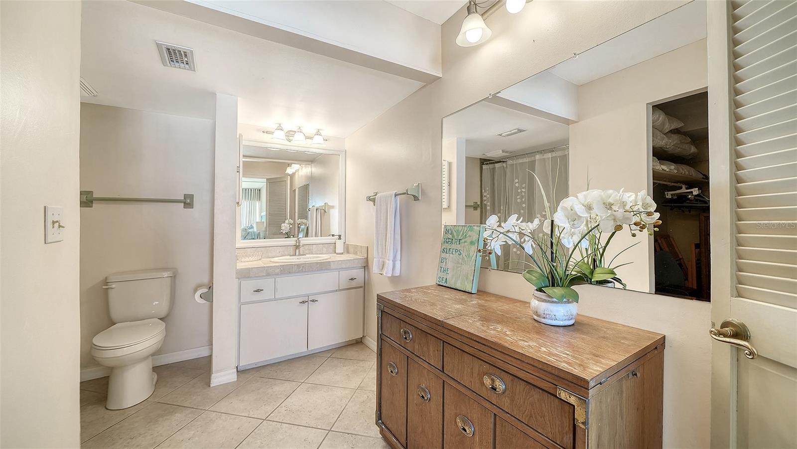 19 WHISPERING SANDS DR #204, SARASOTA, FL — photo 31