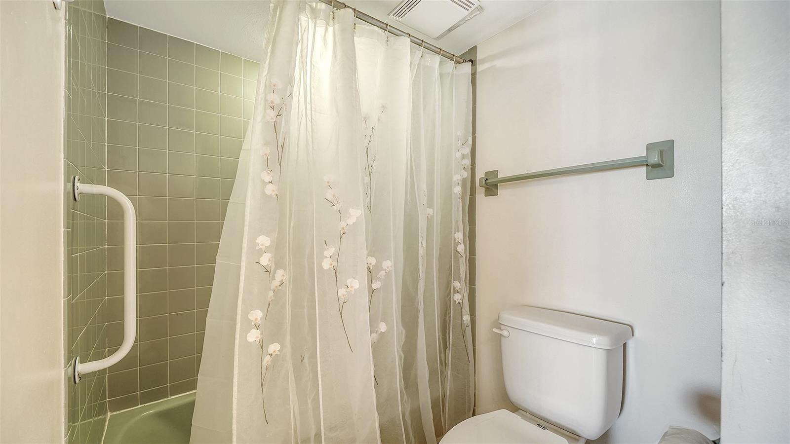 19 WHISPERING SANDS DR #204, SARASOTA, FL — photo 32