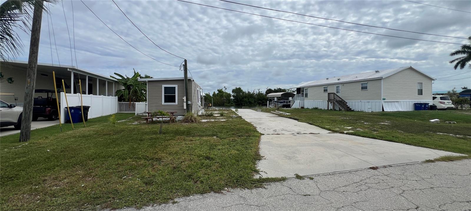 3900 ROYAL PALM DR, ST JAMES CITY, FL — photo 3