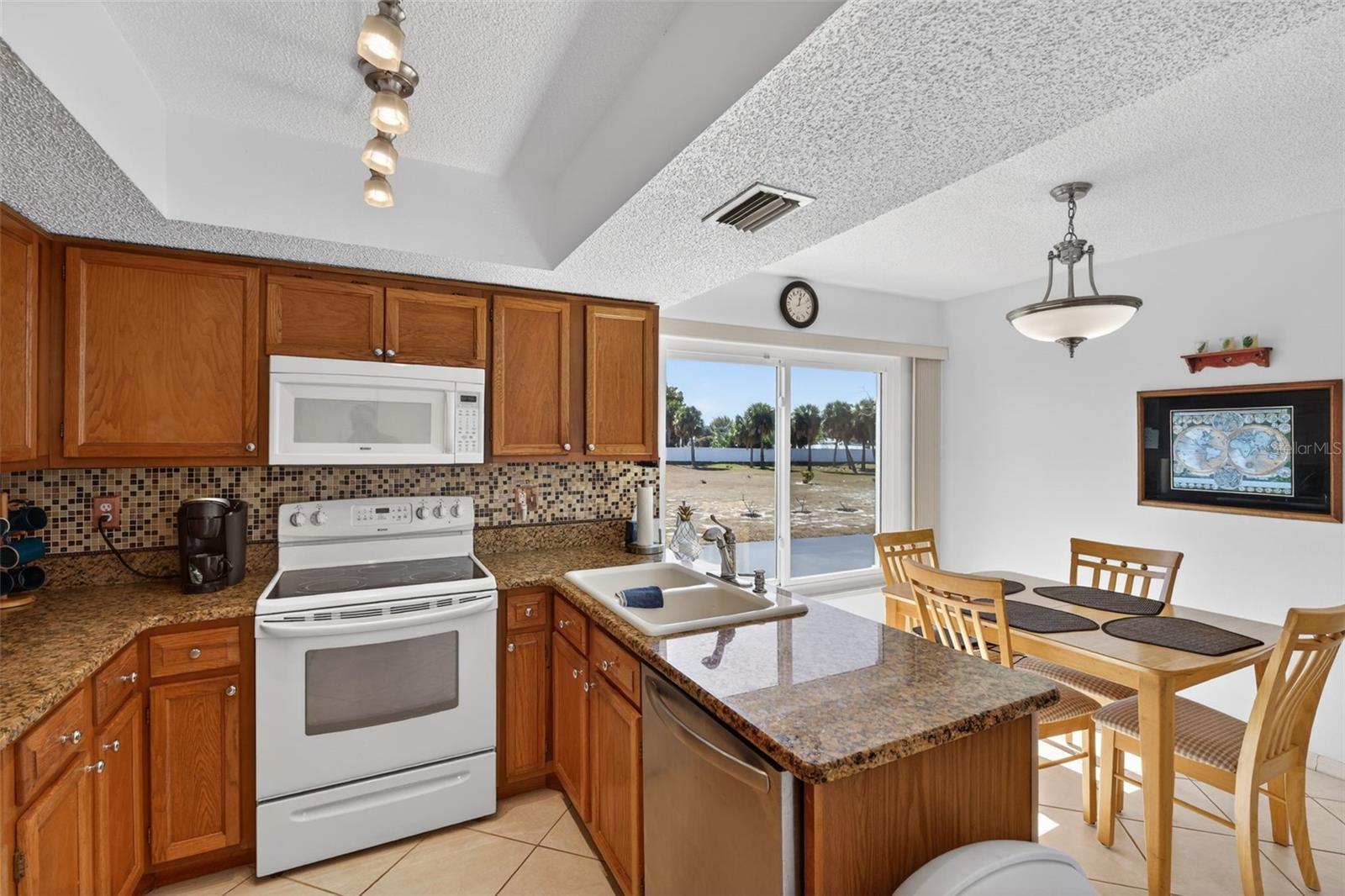 6699 SAN CASA DR #L8, ENGLEWOOD, FL — photo 9