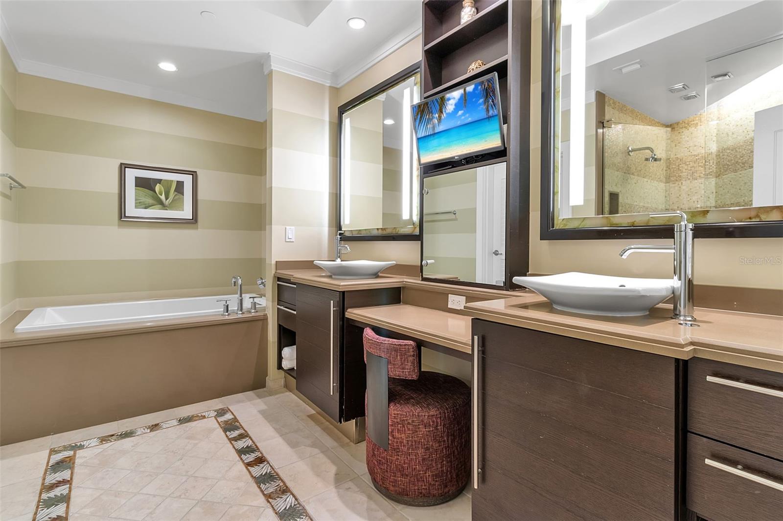 915 SEASIDE DR #410, Weeks 4-7, SARASOTA, FL — photo 12