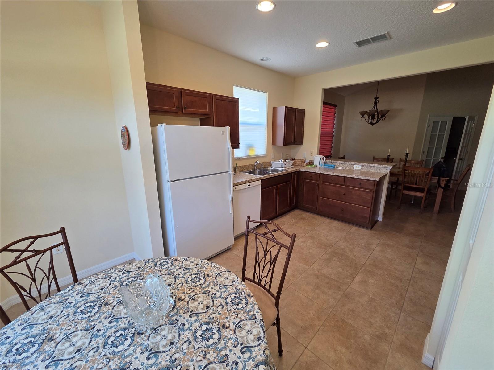 527 SAFE HARBOR DR, EDGEWATER, FL — photo 8