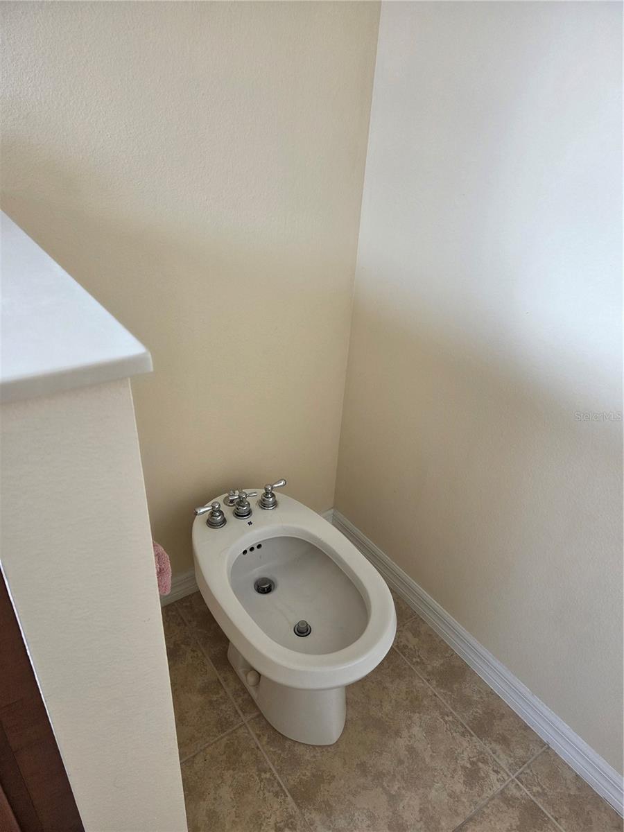 527 SAFE HARBOR DR, EDGEWATER, FL — photo 14