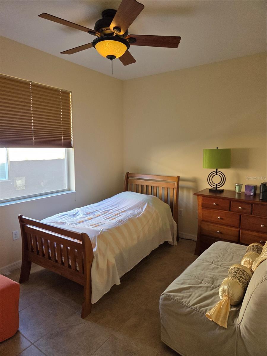 527 SAFE HARBOR DR, EDGEWATER, FL — photo 17