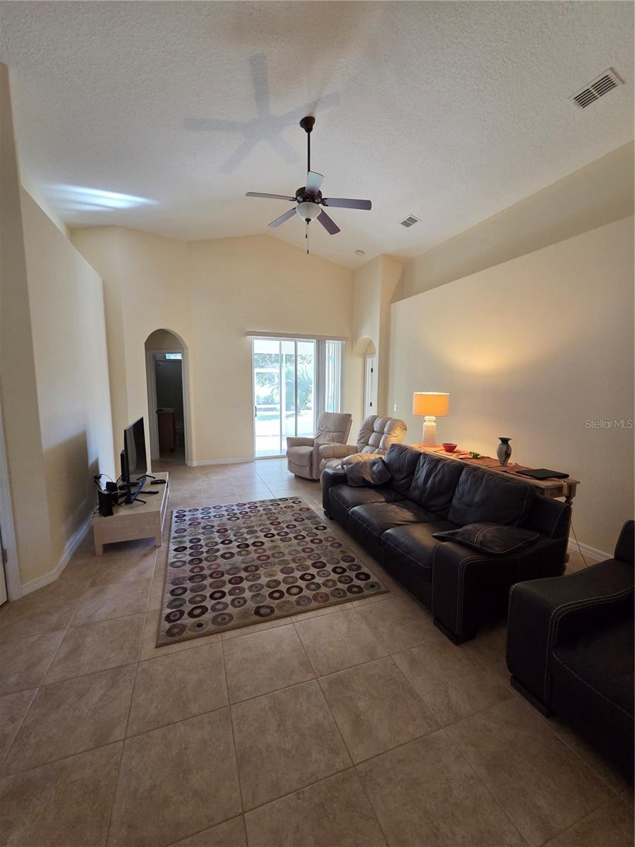 527 SAFE HARBOR DR, EDGEWATER, FL — photo 22
