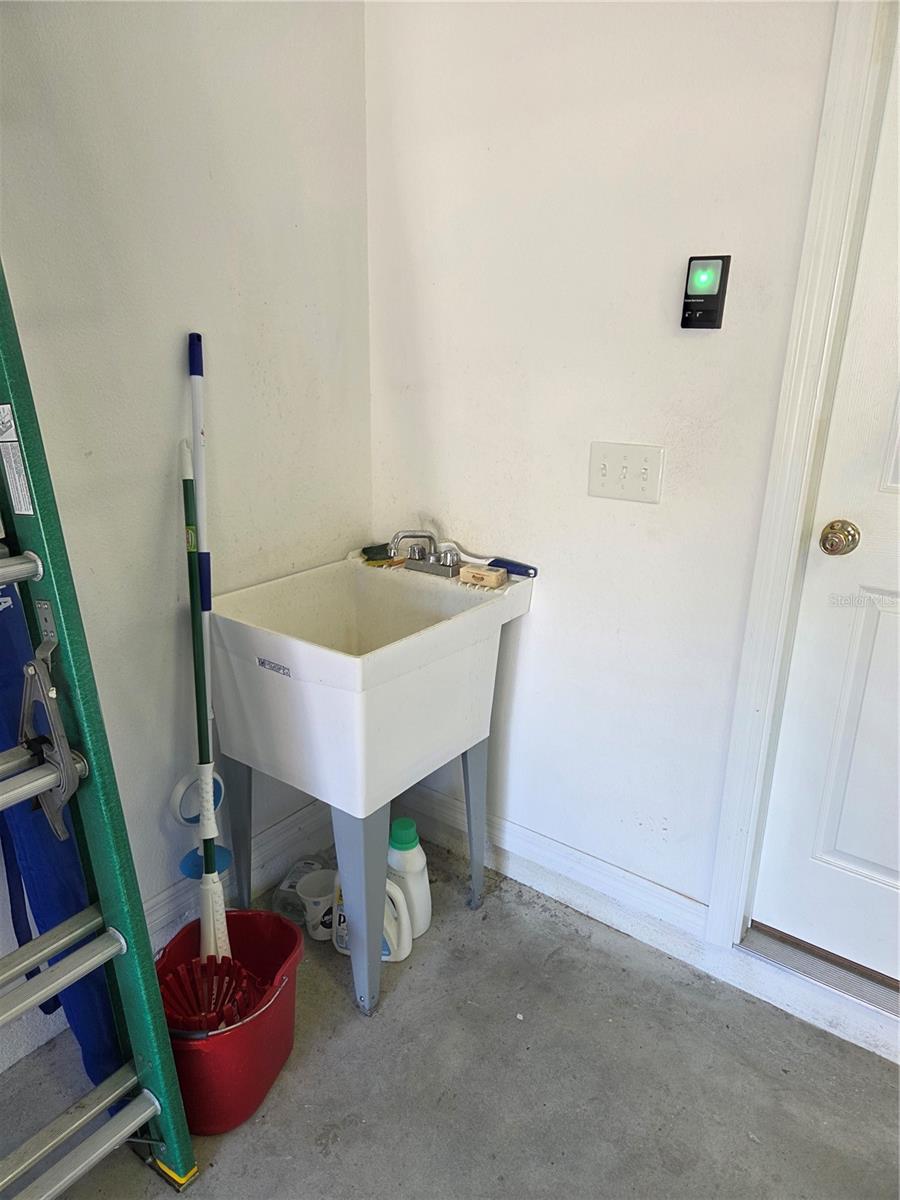 527 SAFE HARBOR DR, EDGEWATER, FL — photo 23