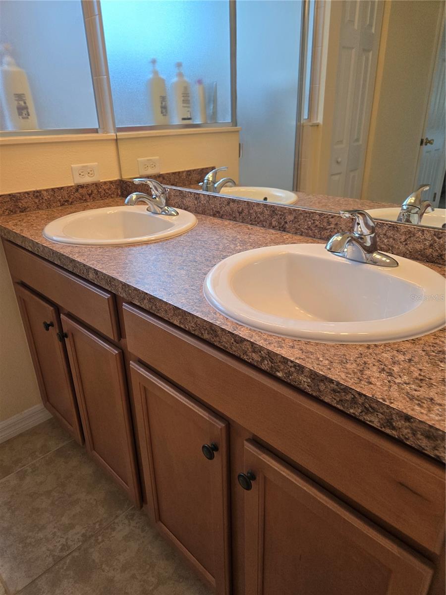 527 SAFE HARBOR DR, EDGEWATER, FL — photo 13