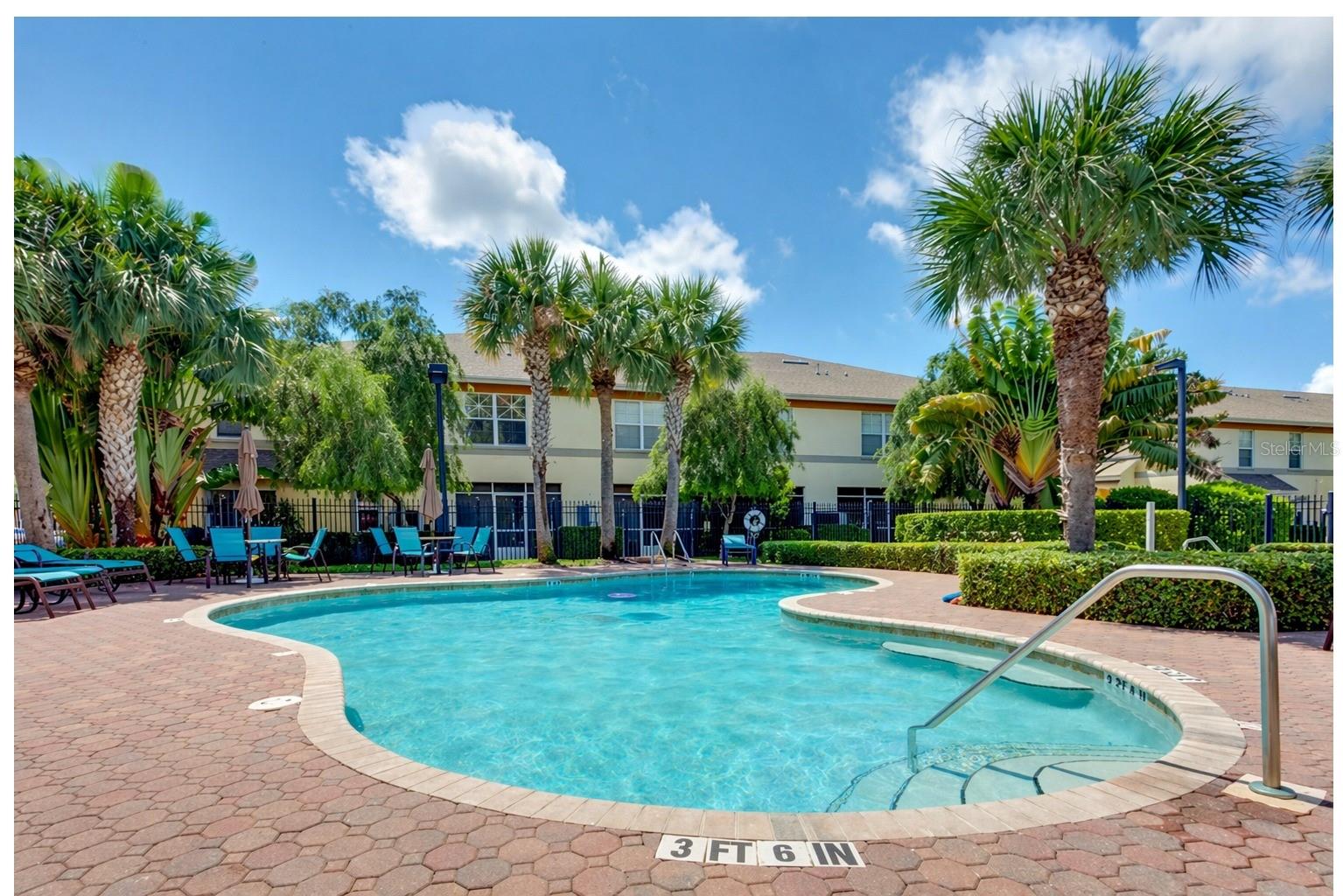 3858 ISLAND WAY, ST PETERSBURG, FL — photo 20