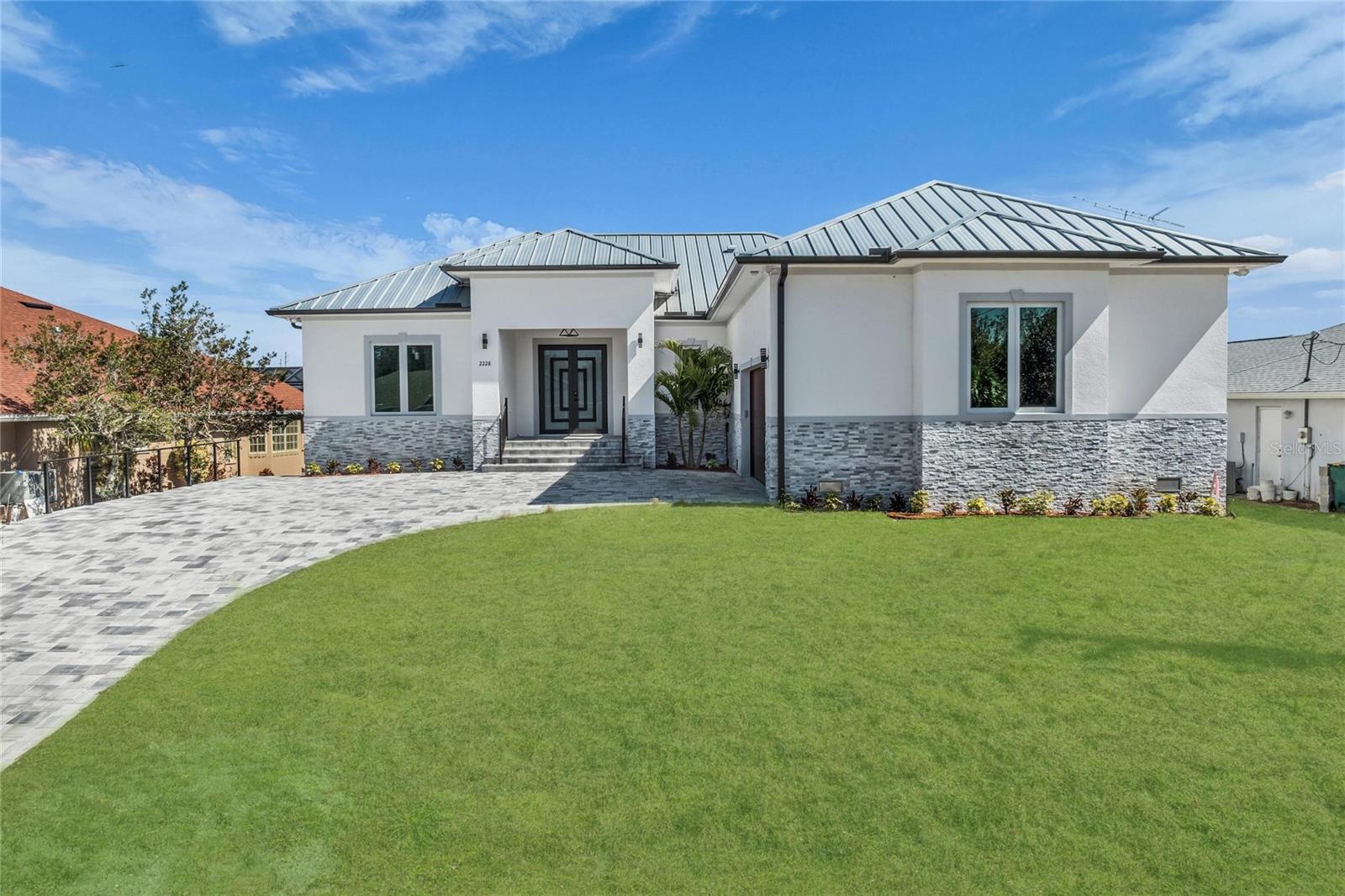 2228 HARBOUR DR, PUNTA GORDA, FL — photo 4