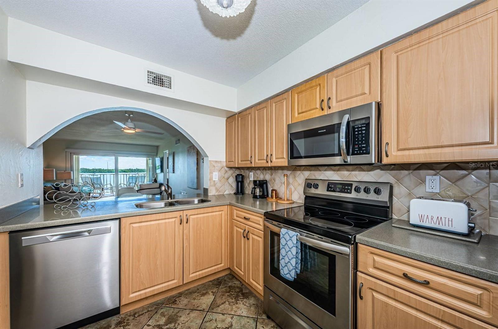 6291 BAHIA DEL MAR CIR #207, ST PETERSBURG, FL — photo 8