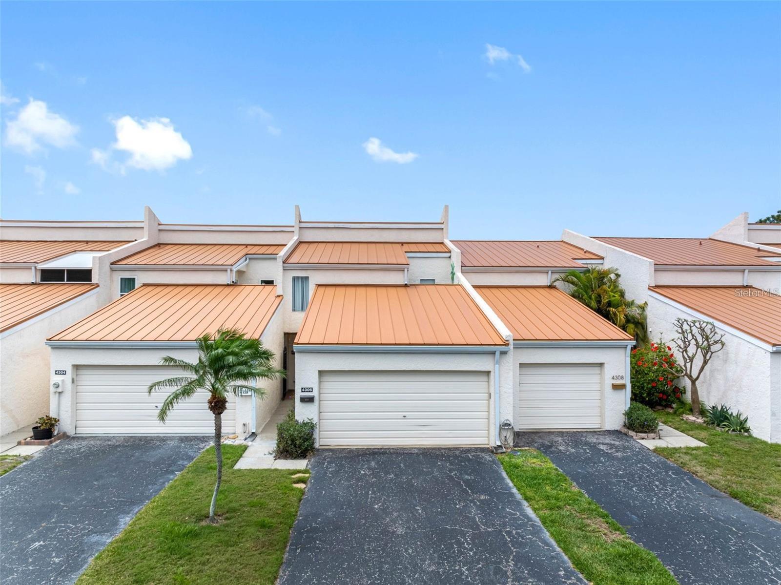 4306 SUNRAY CT, TAMPA, FL