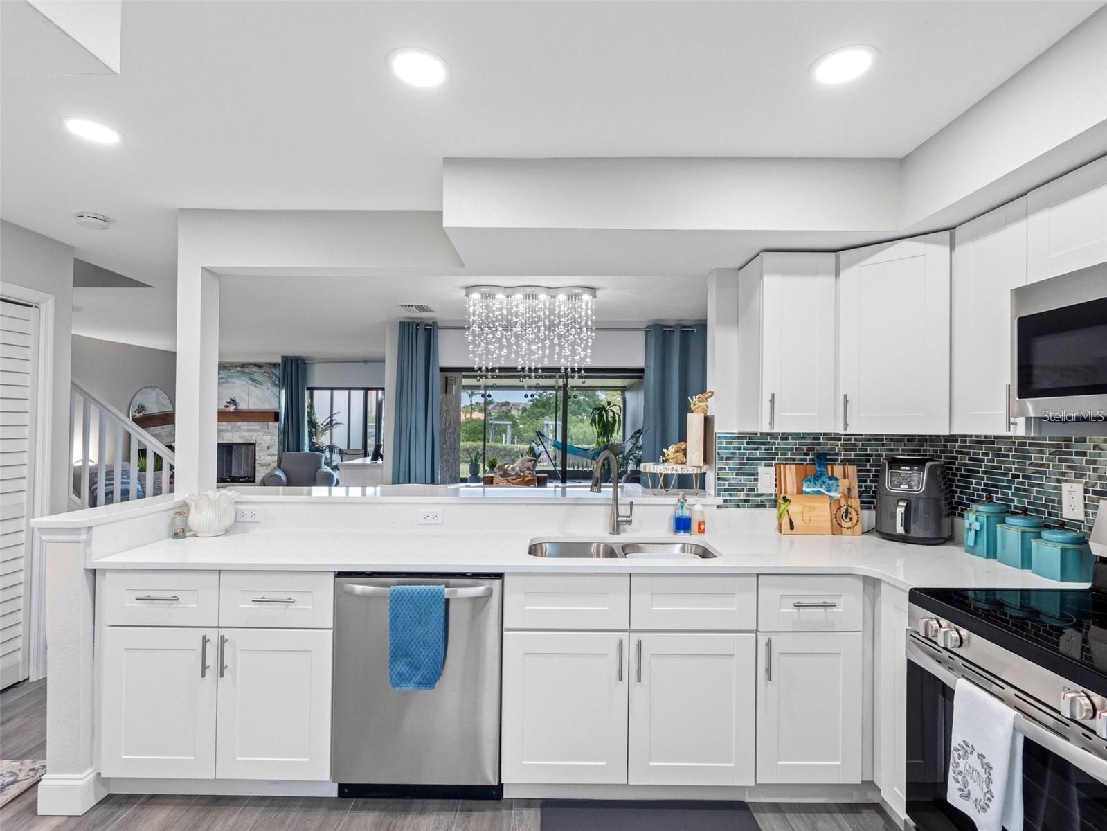4306 SUNRAY CT, TAMPA, FL — photo 5