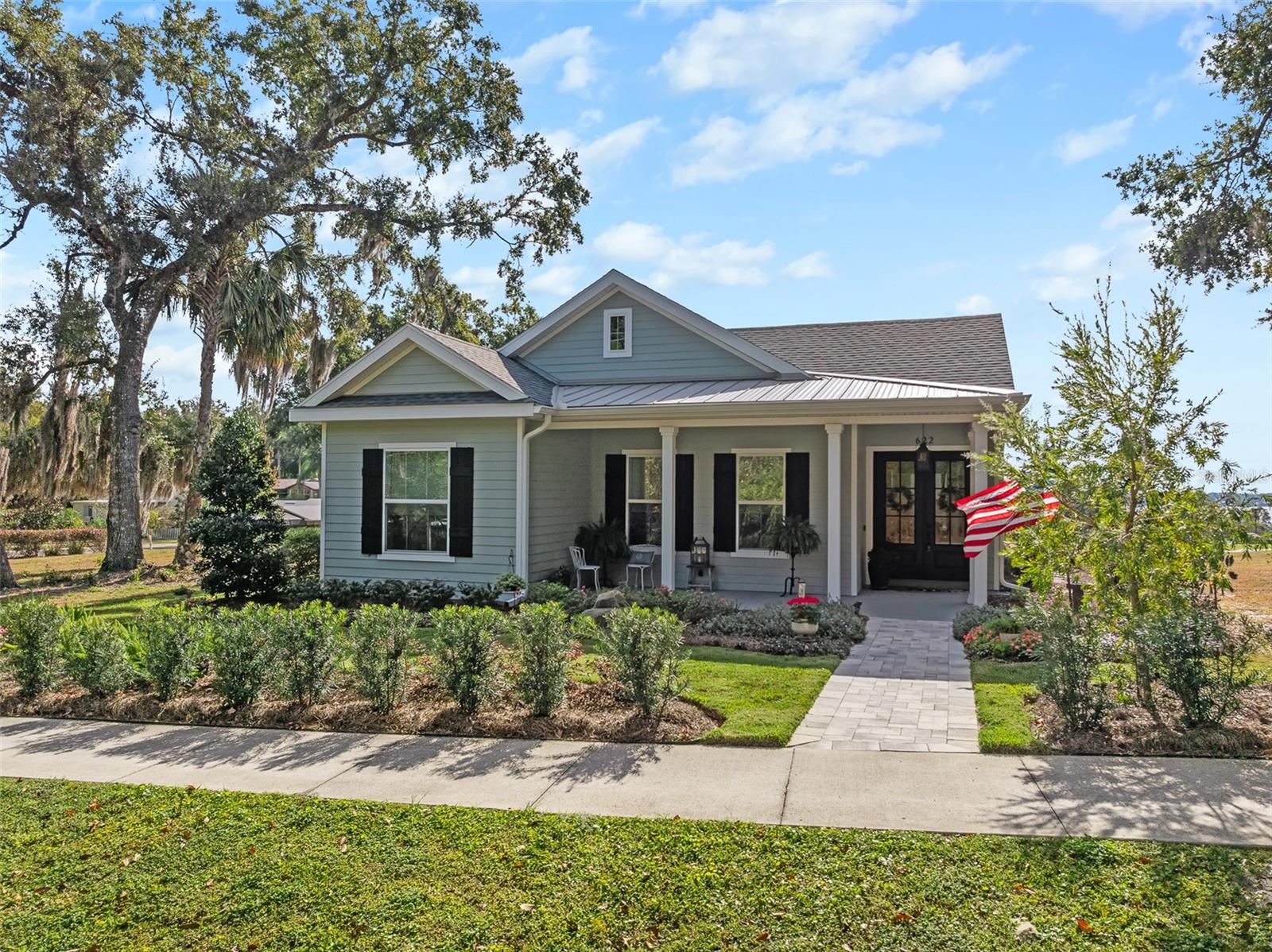 622 W 11TH AVE, MOUNT DORA, FL