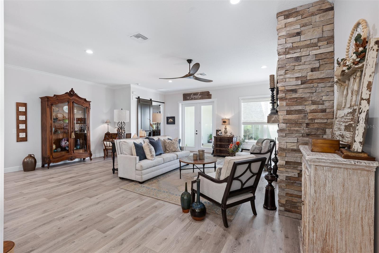 622 W 11TH AVE, MOUNT DORA, FL — photo 22