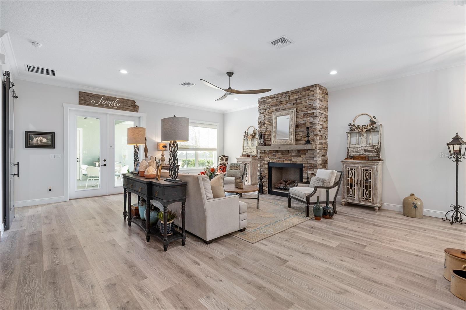 622 W 11TH AVE, MOUNT DORA, FL — photo 26