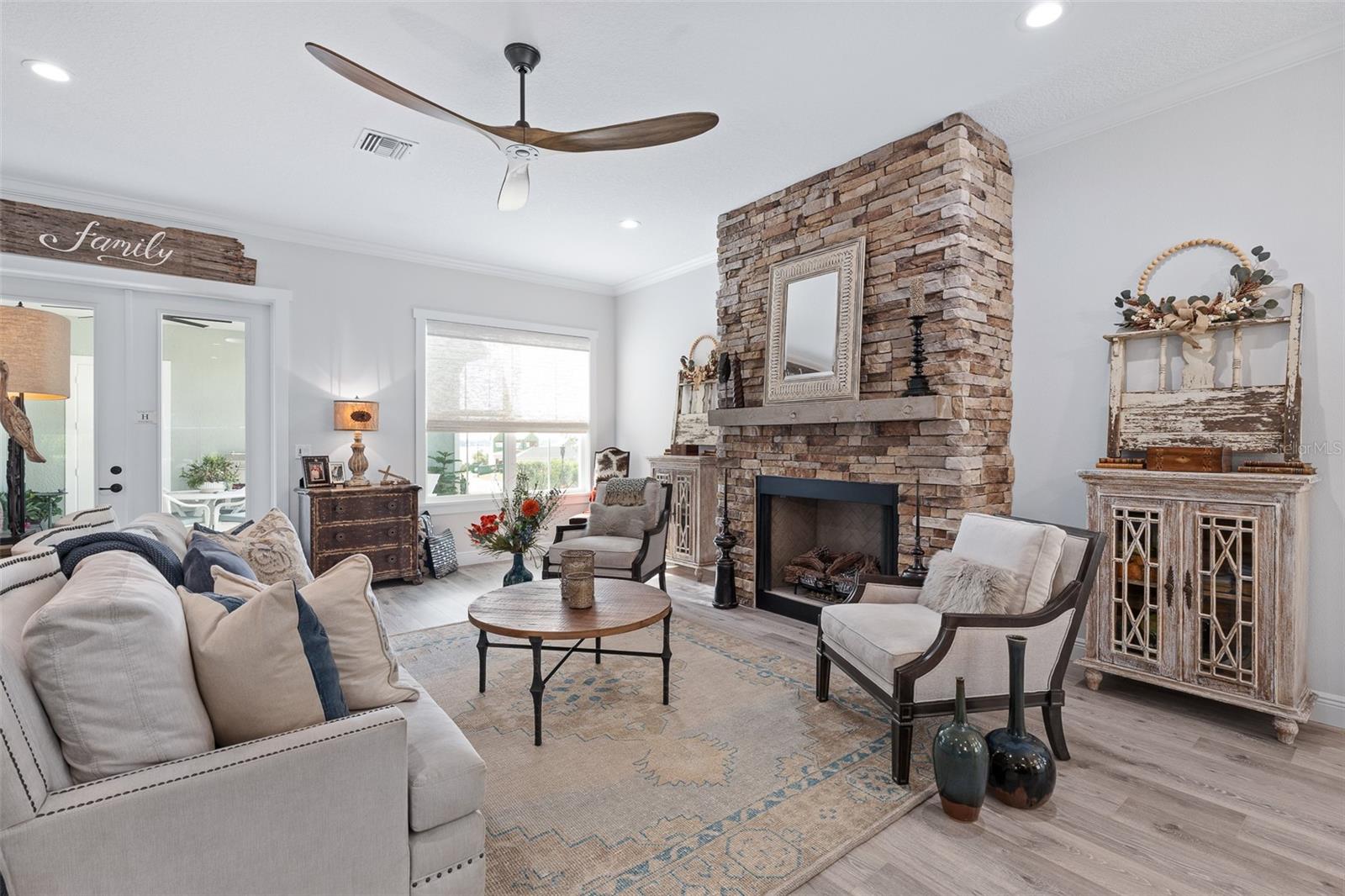 622 W 11TH AVE, MOUNT DORA, FL — photo 27
