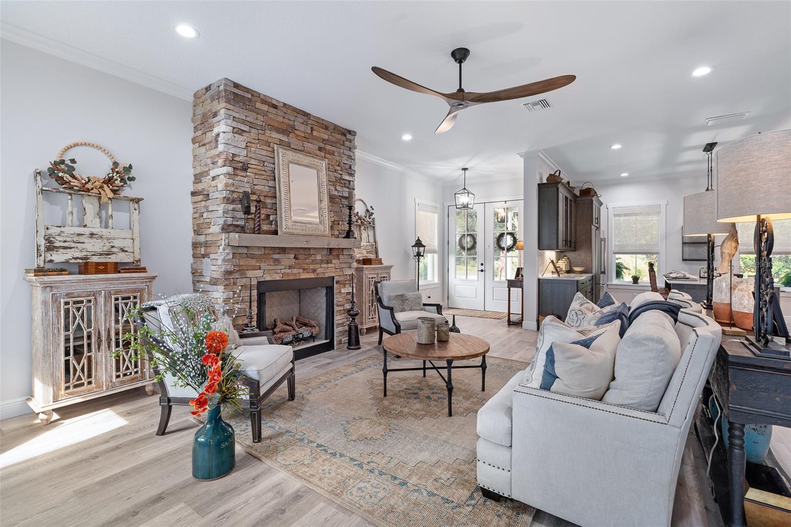 622 W 11TH AVE, MOUNT DORA, FL — photo 30