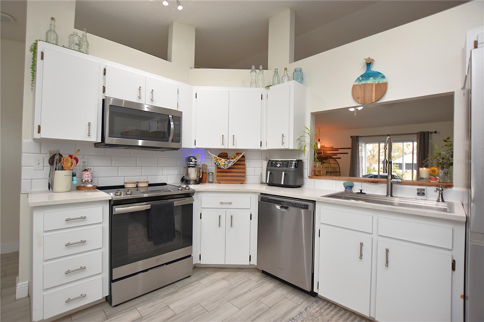 2022 HATTERAS PT, LAKELAND, FL — photo 6
