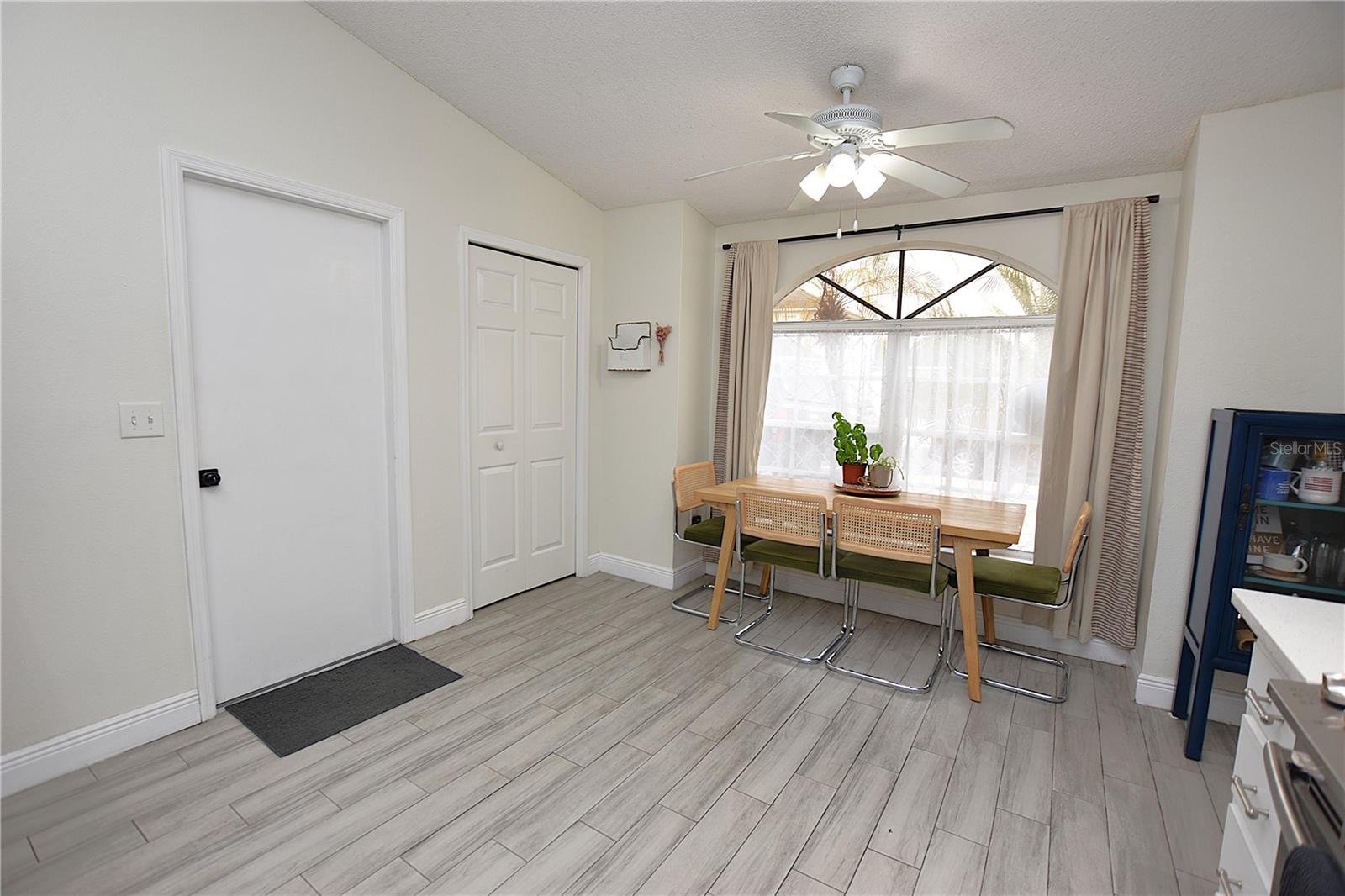 2022 HATTERAS PT, LAKELAND, FL — photo 8