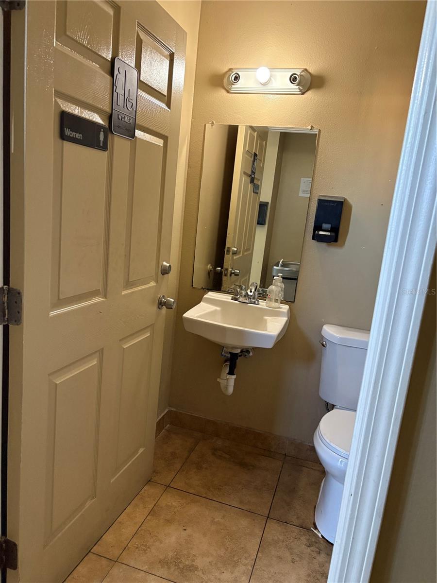 9212 LAZY LN, TAMPA, FL — photo 16