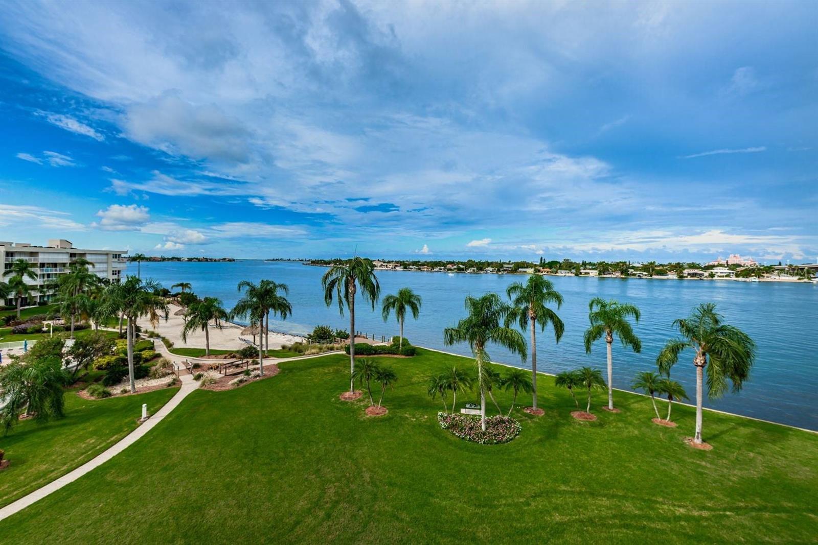 6001 BAHIA DEL MAR CIR #527, ST PETERSBURG, FL — photo 8