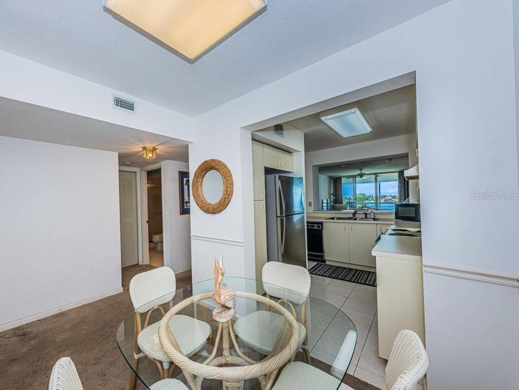 6001 BAHIA DEL MAR CIR #527, ST PETERSBURG, FL — photo 13