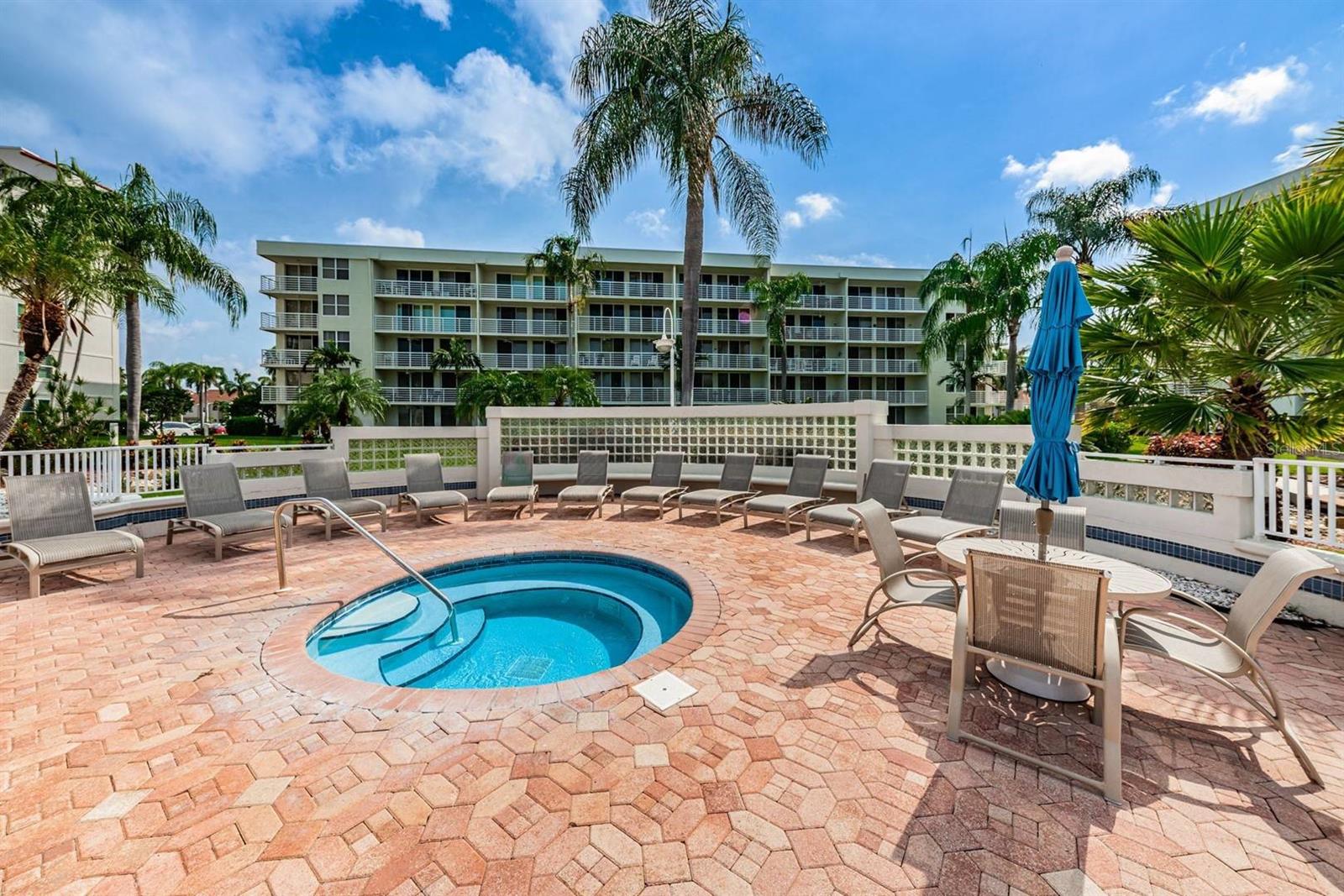 6001 BAHIA DEL MAR CIR #527, ST PETERSBURG, FL — photo 48