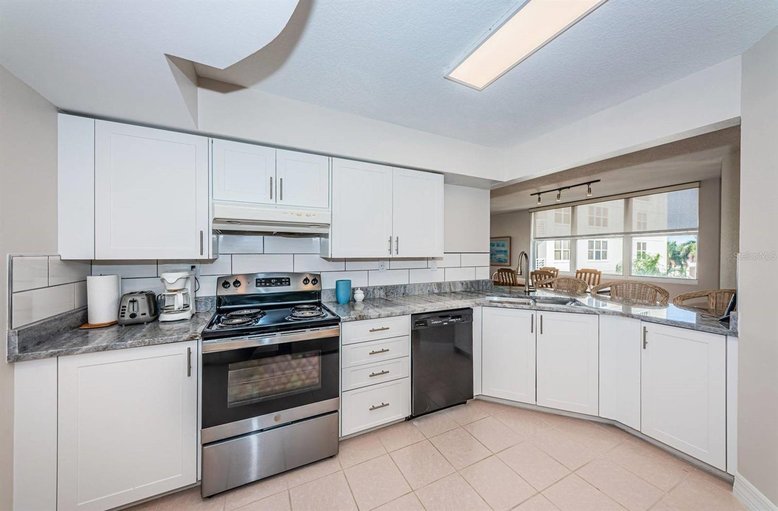 6061 BAHIA DEL MAR CIR #448, ST PETERSBURG, FL — photo 8