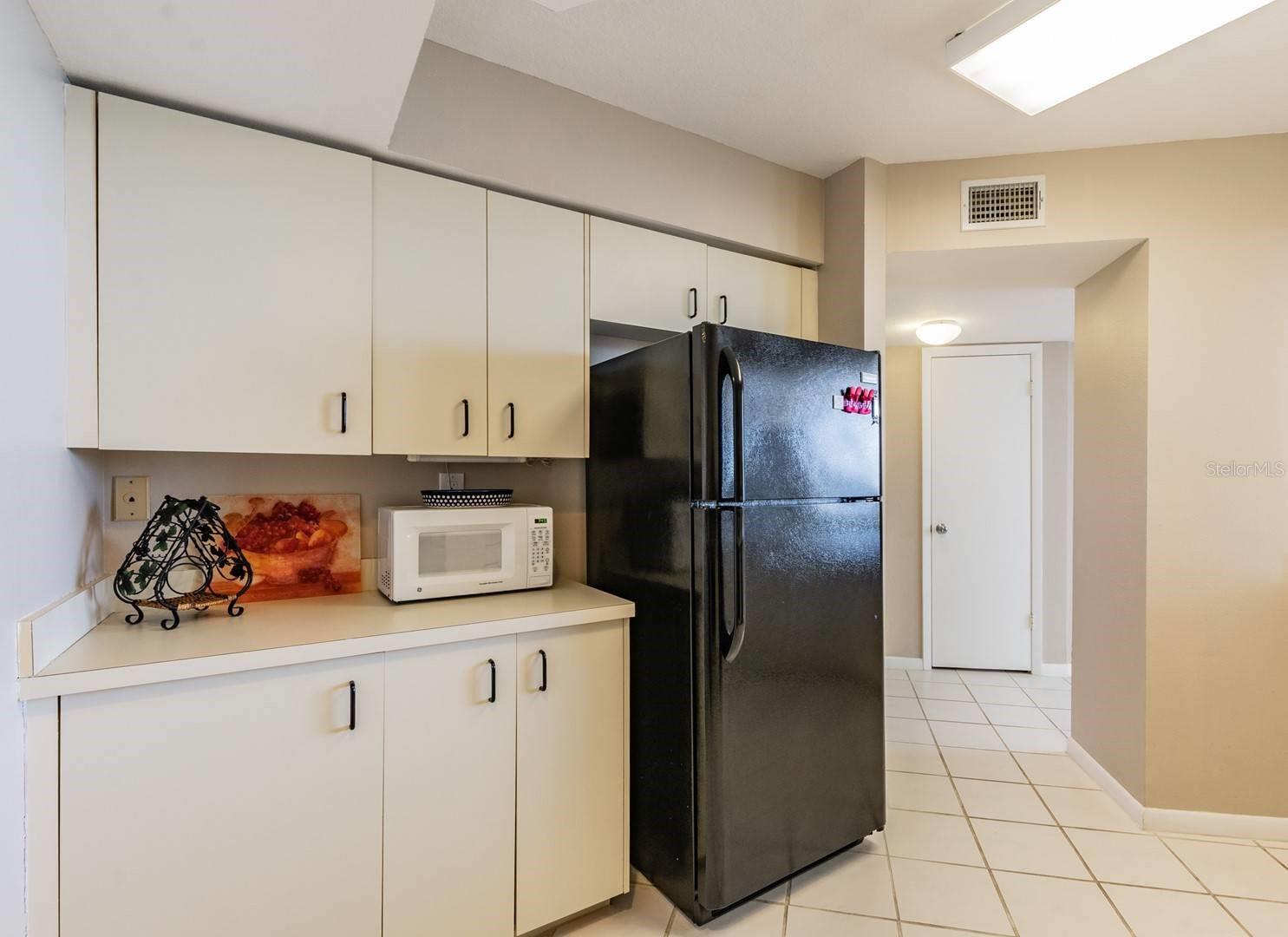 6081 BAHIA DEL MAR CIR #349, ST PETERSBURG, FL — photo 9