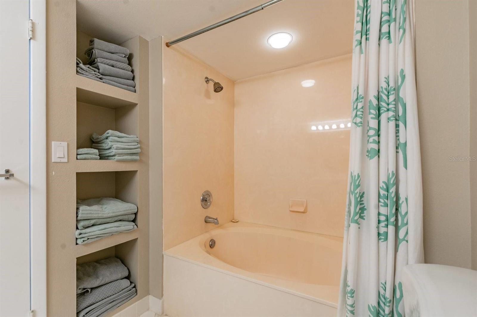 6081 BAHIA DEL MAR CIR #349, ST PETERSBURG, FL — photo 27