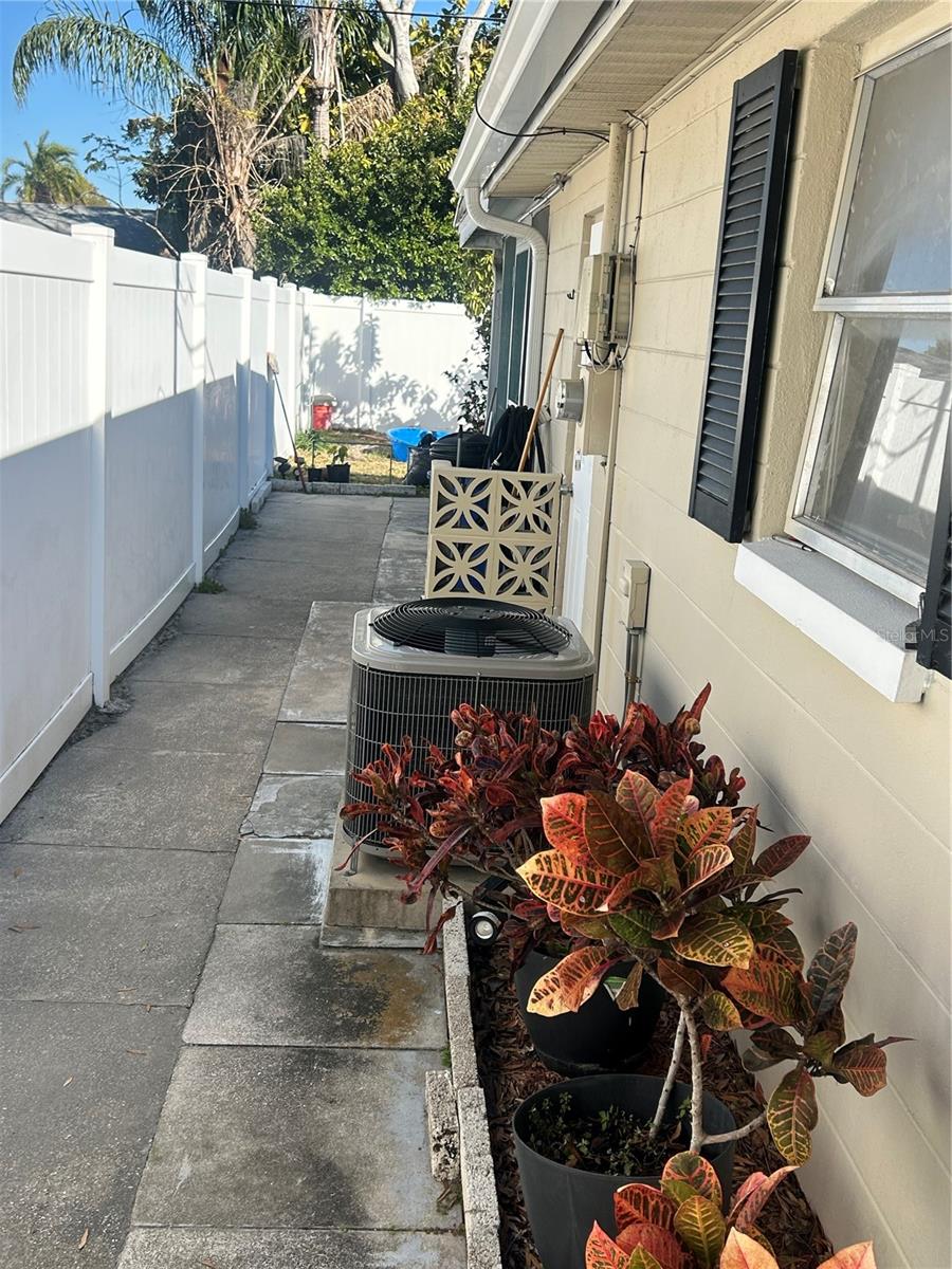10824 INGLEWOOD AVE, PORT RICHEY, FL — photo 9