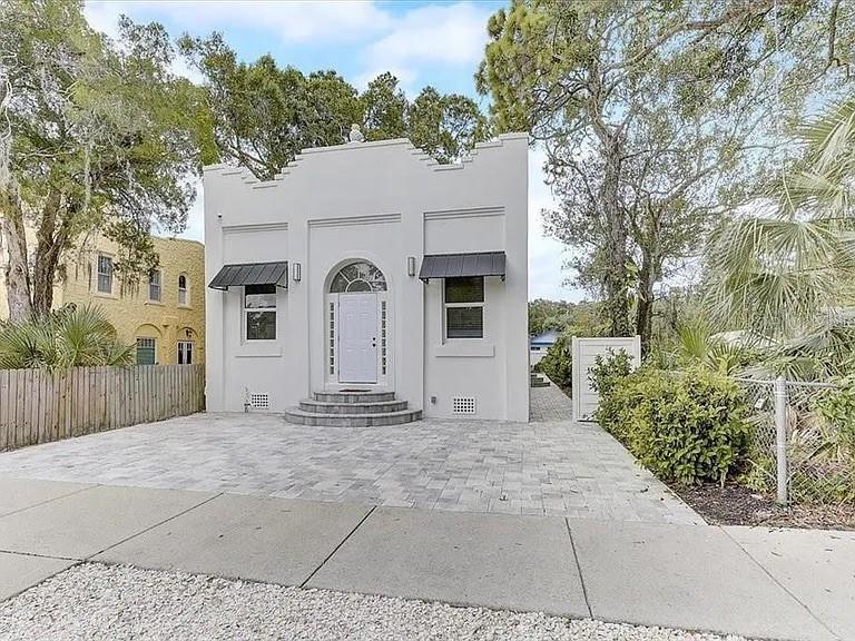 1862 6TH ST, SARASOTA, FL — photo 2