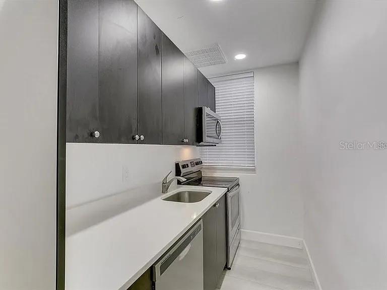 1862 6TH ST, SARASOTA, FL — photo 9