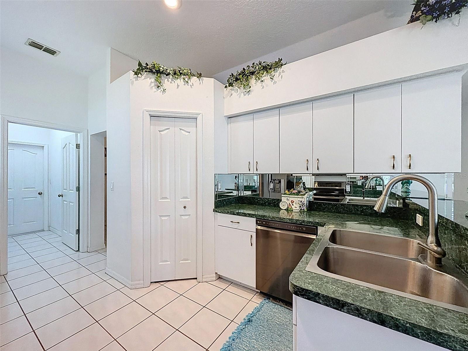 11415 WINDSTAR CT, NEW PORT RICHEY, FL — photo 12