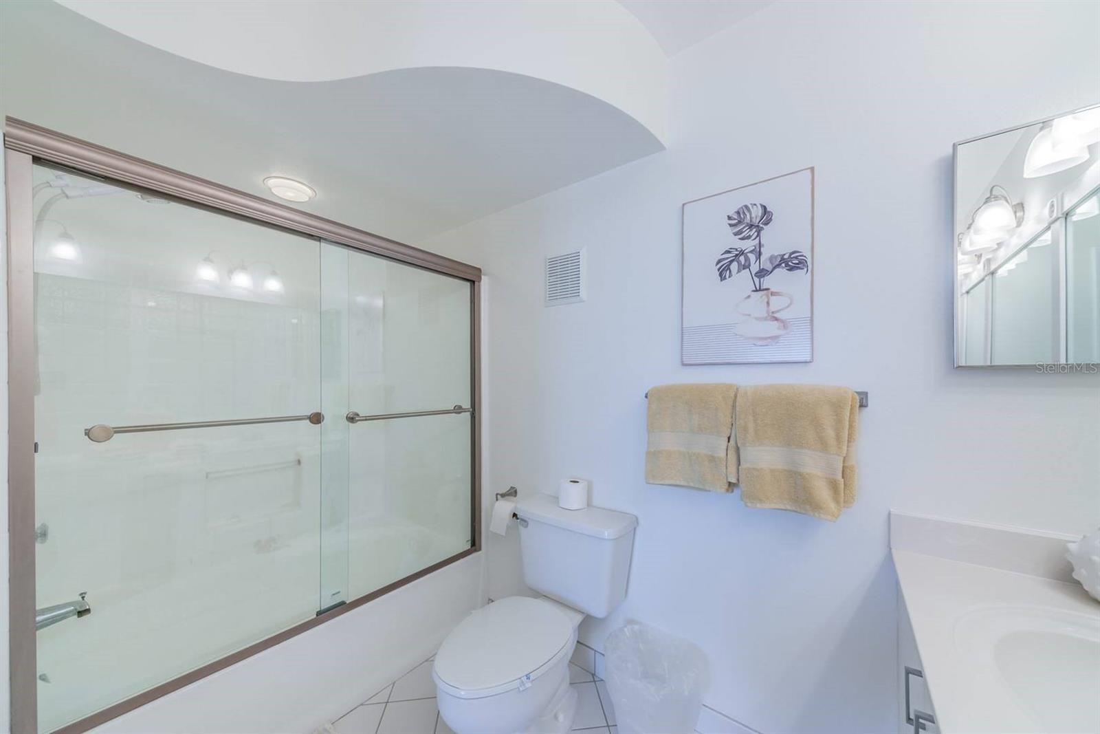 6083 BAHIA DEL MAR CIR #460, ST PETERSBURG, FL — photo 27