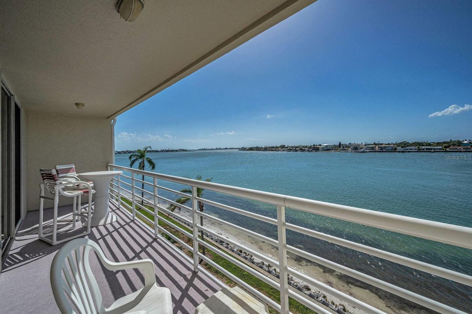 6085 BAHIA DEL MAR CIR #467, ST PETERSBURG, FL