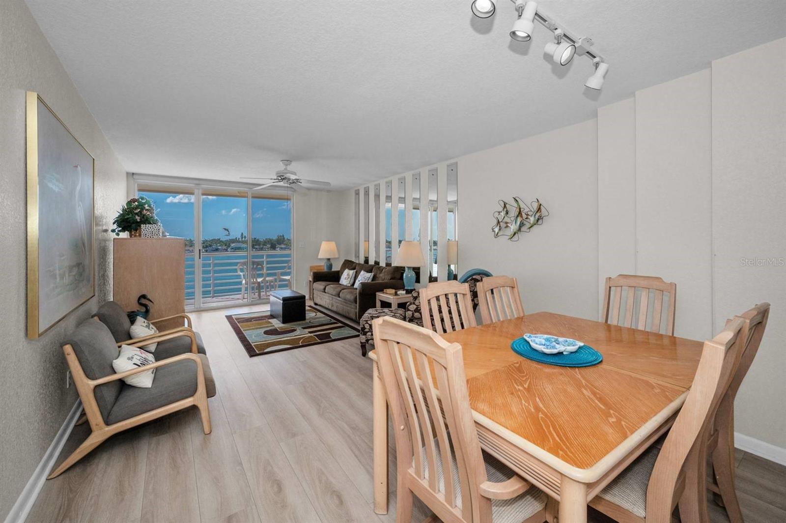 6085 BAHIA DEL MAR CIR #467, ST PETERSBURG, FL — photo 13