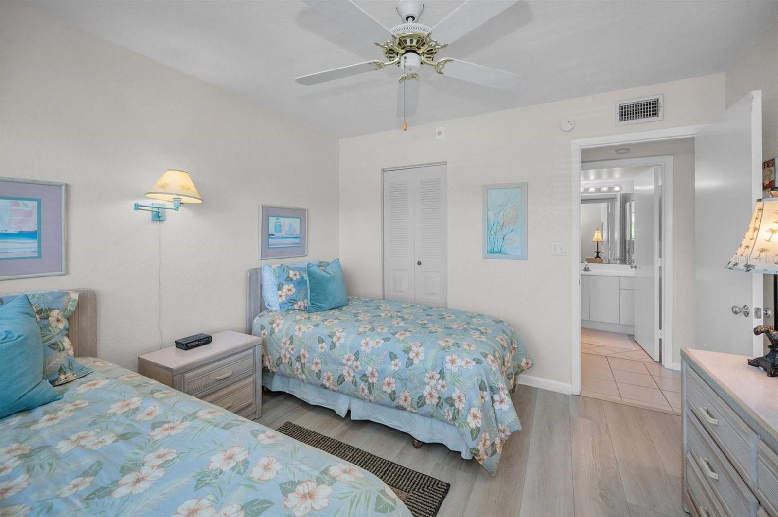 6085 BAHIA DEL MAR CIR #467, ST PETERSBURG, FL — photo 26