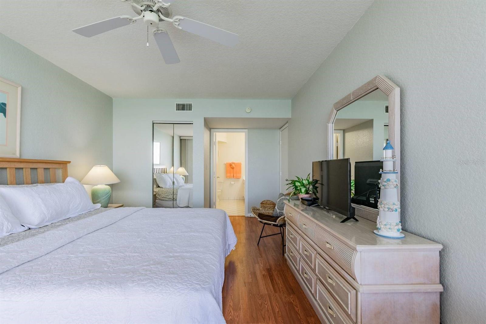 6085 BAHIA DEL MAR CIR #468, ST PETERSBURG, FL — photo 35