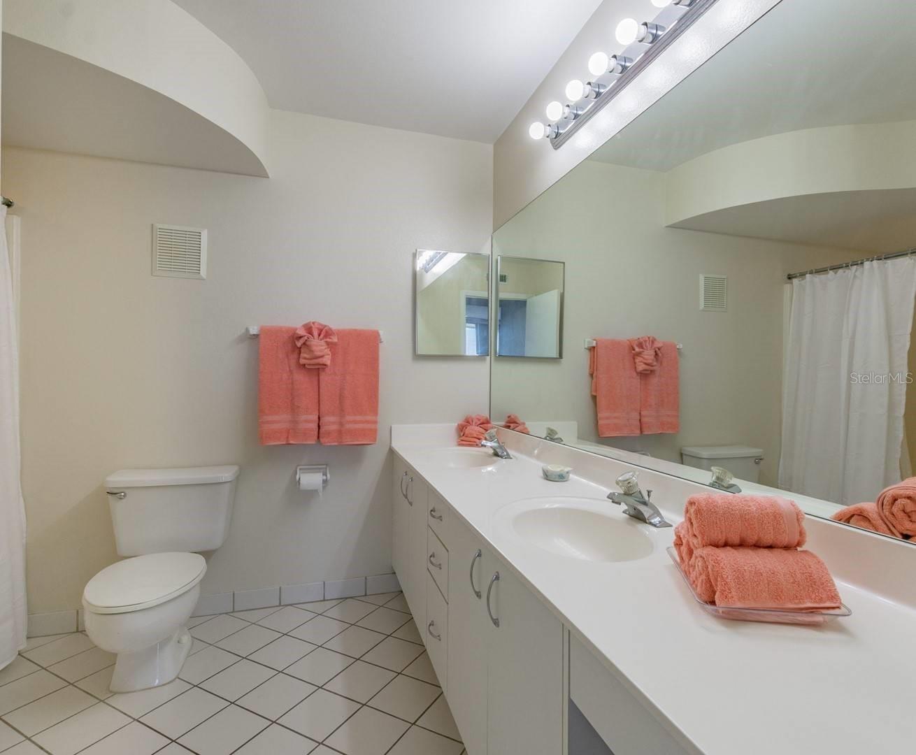 6085 BAHIA DEL MAR CIR #468, ST PETERSBURG, FL — photo 42