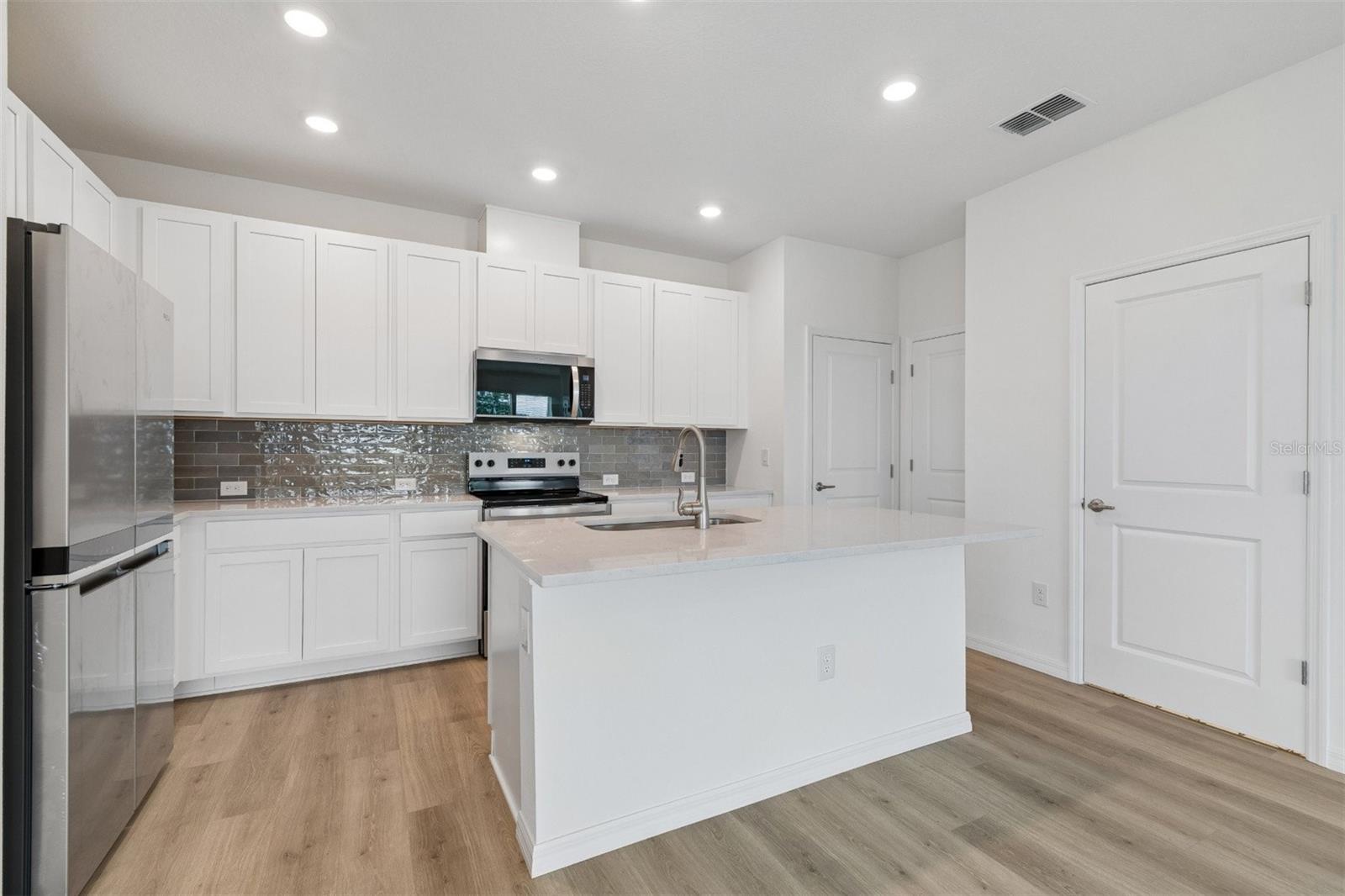 6341 JENSEN VIEW AVE, APOLLO BEACH, FL — photo 3