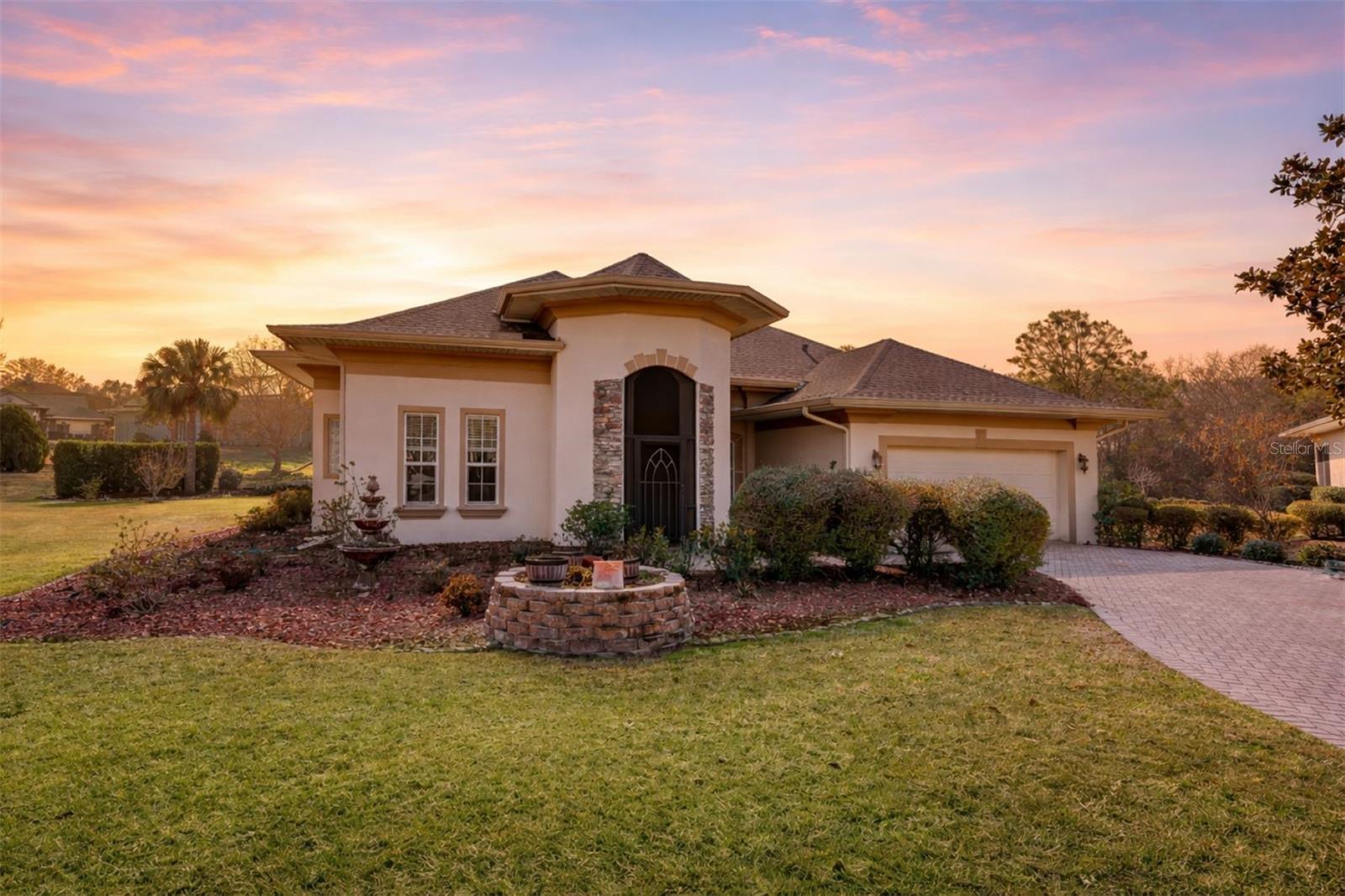 5236 ISLAND TERRACE CT, LADY LAKE, FL